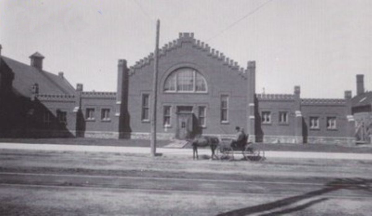 Club 1909 resized